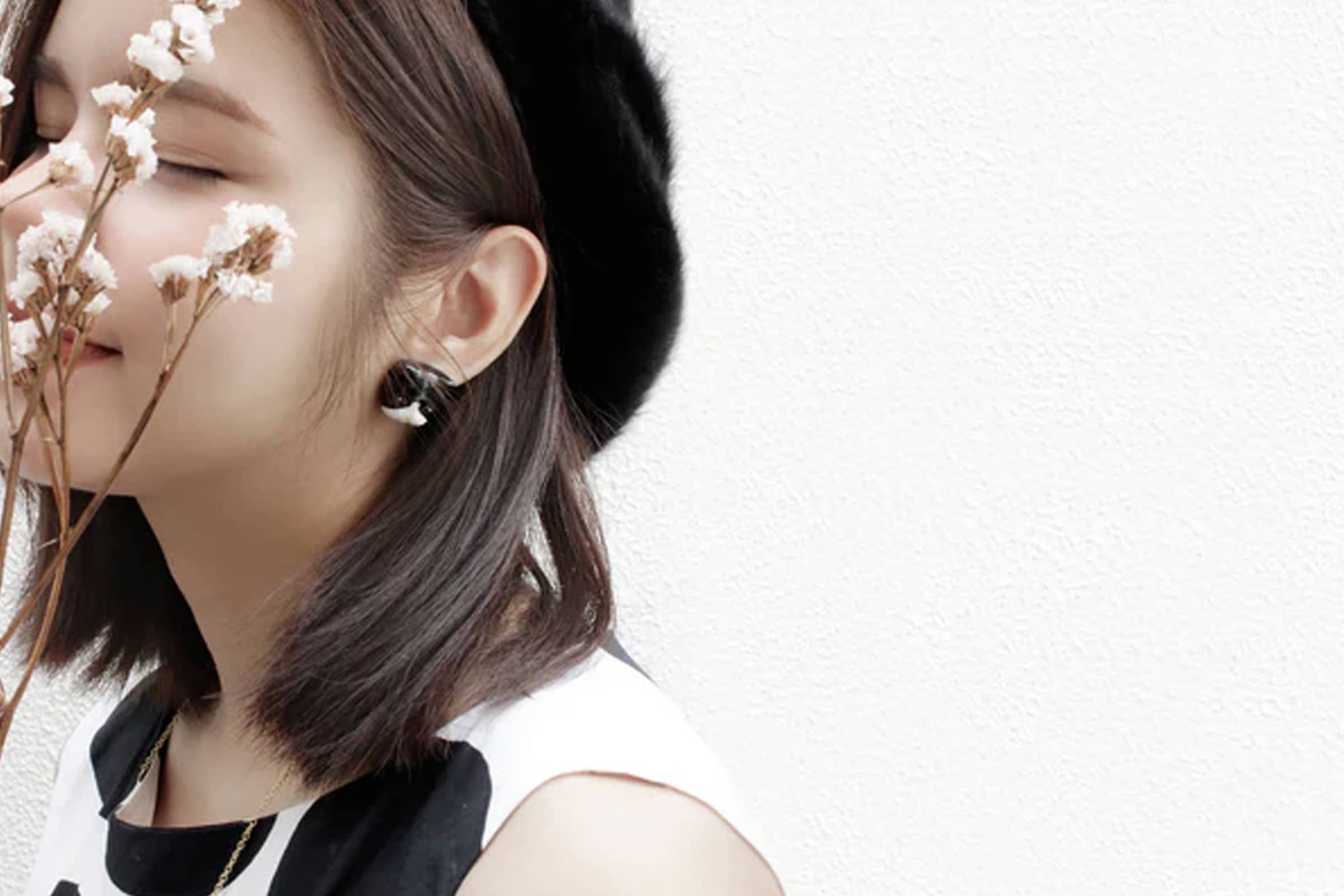 style ideas to wear Black and White 2025