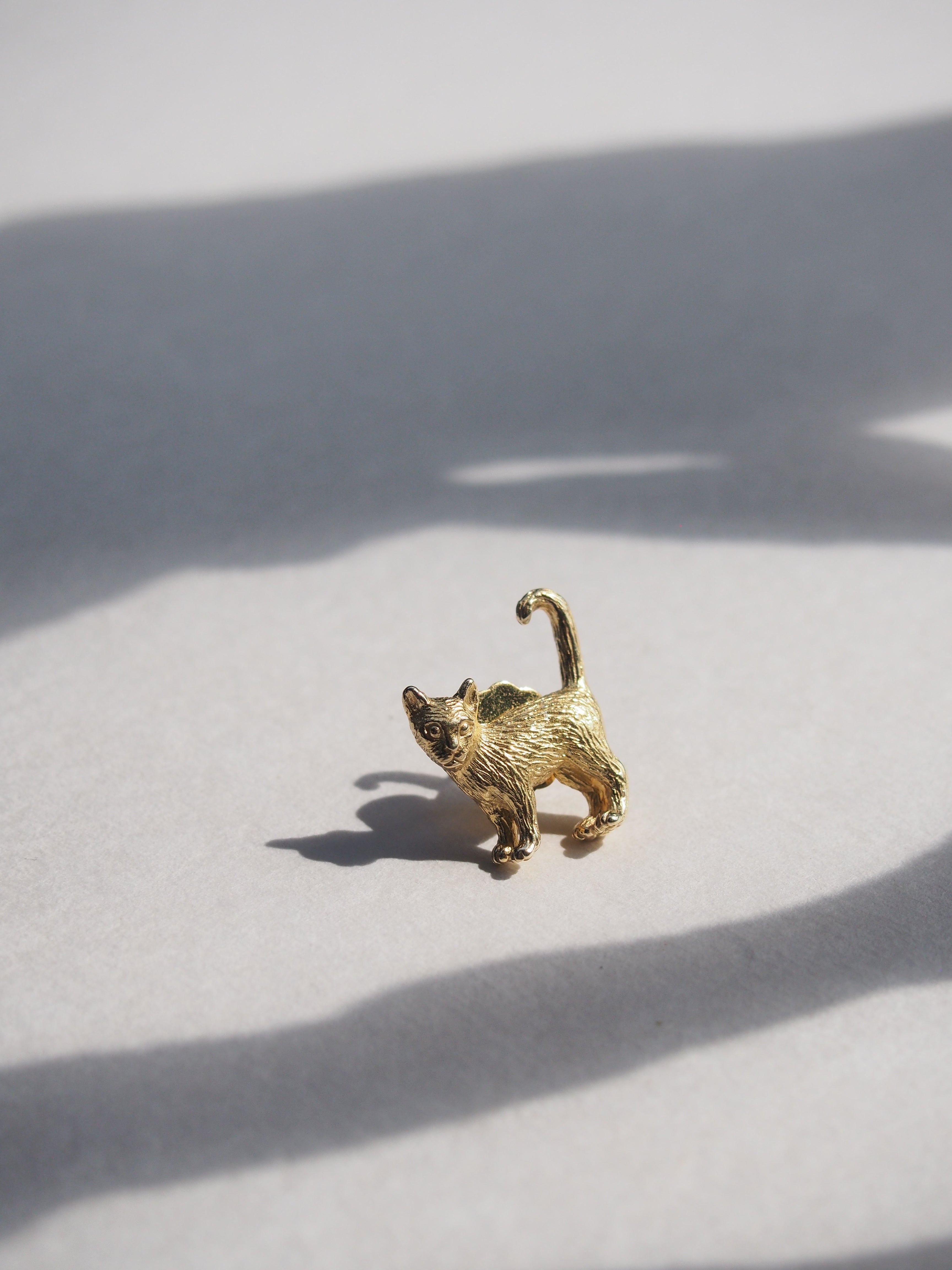 Murmur Standing Cat One-side Earrings 925 Sterling Silver