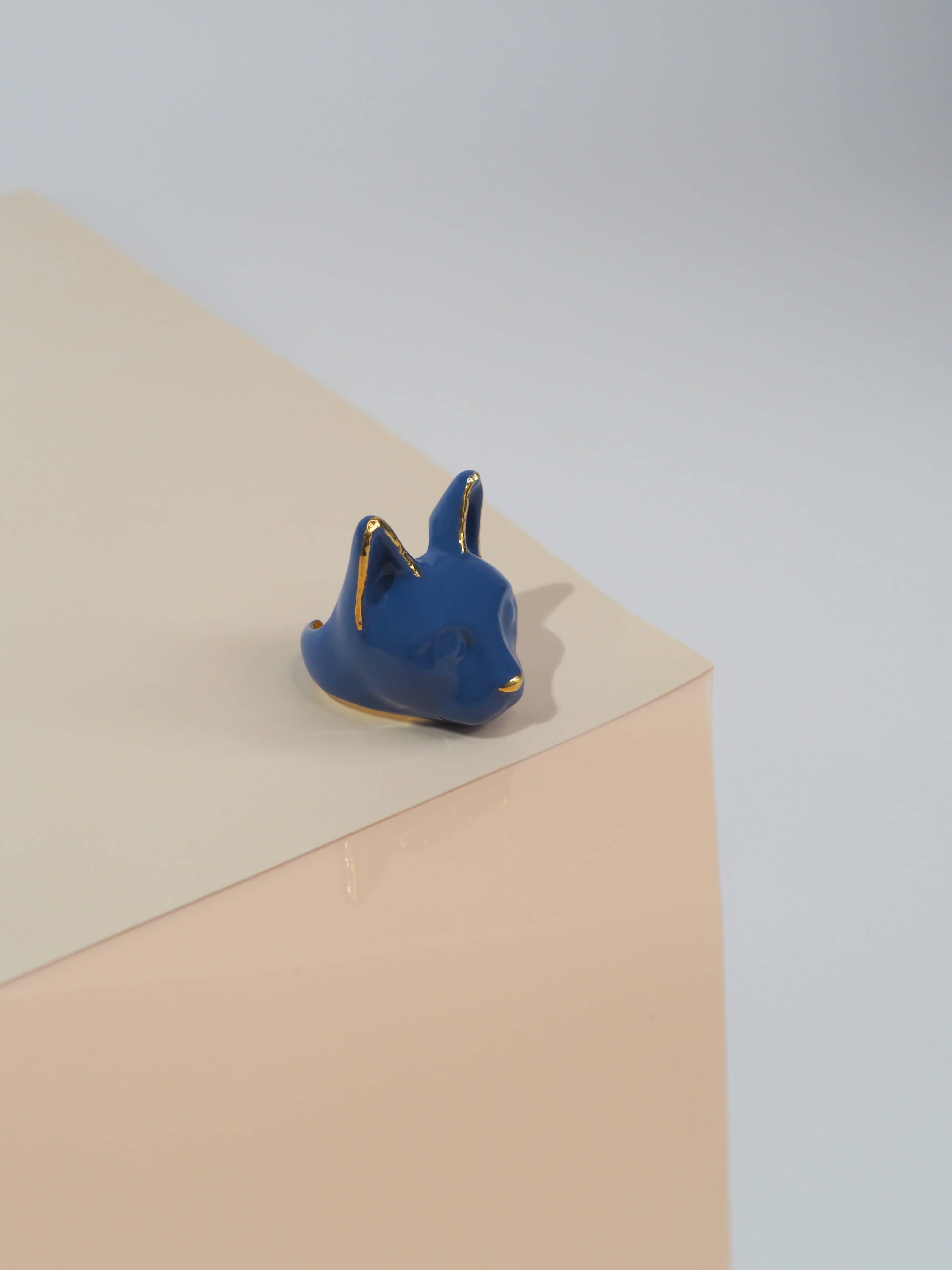 Nostalgia Blue Cat Ring | MaewMarch