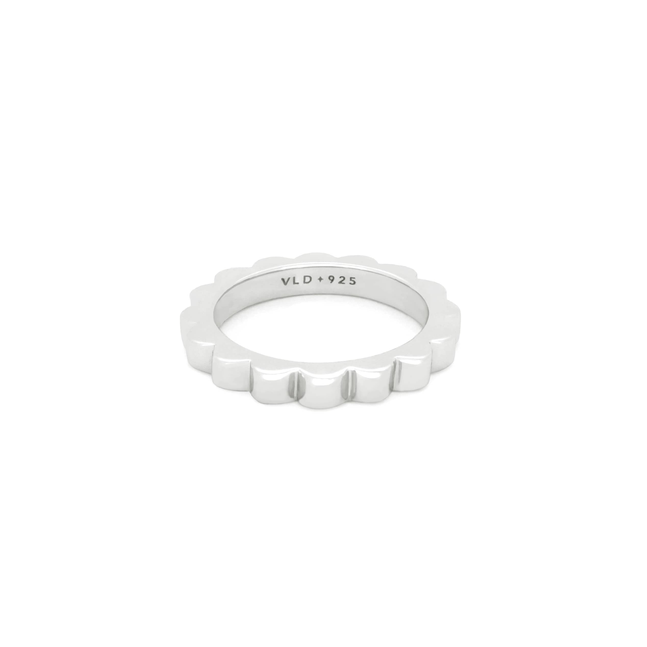 Bold stylish silver ring ideal for everyday fashion