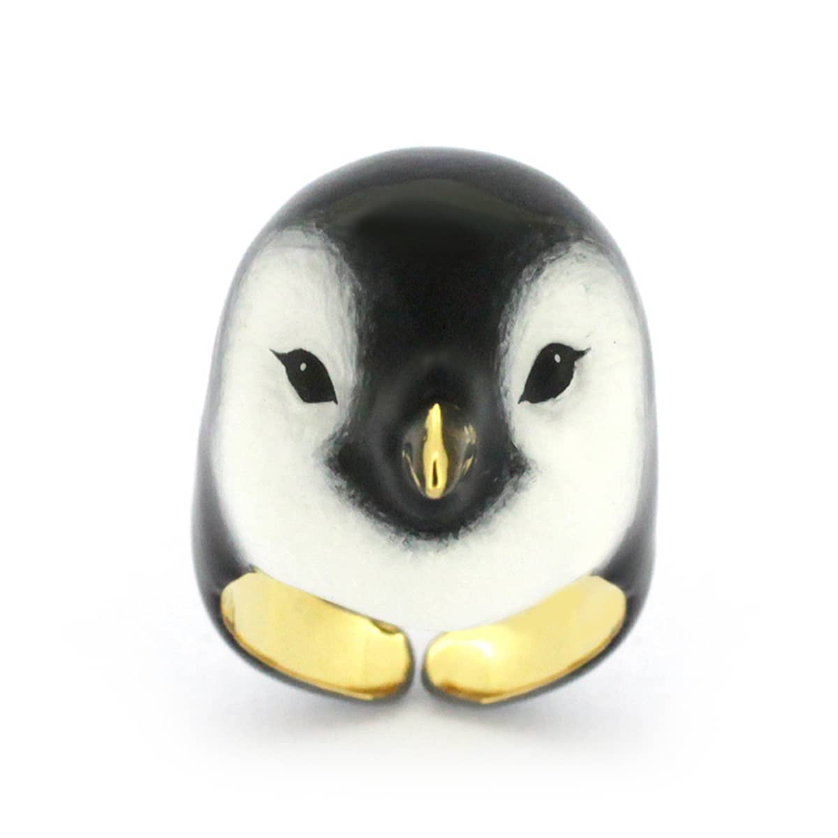 Unique penguin ring design with detailed craftsmanship
