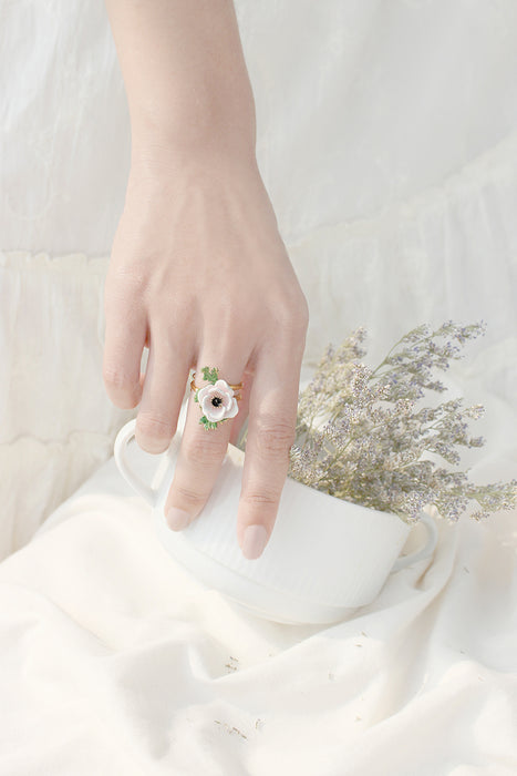Anemone Ring White