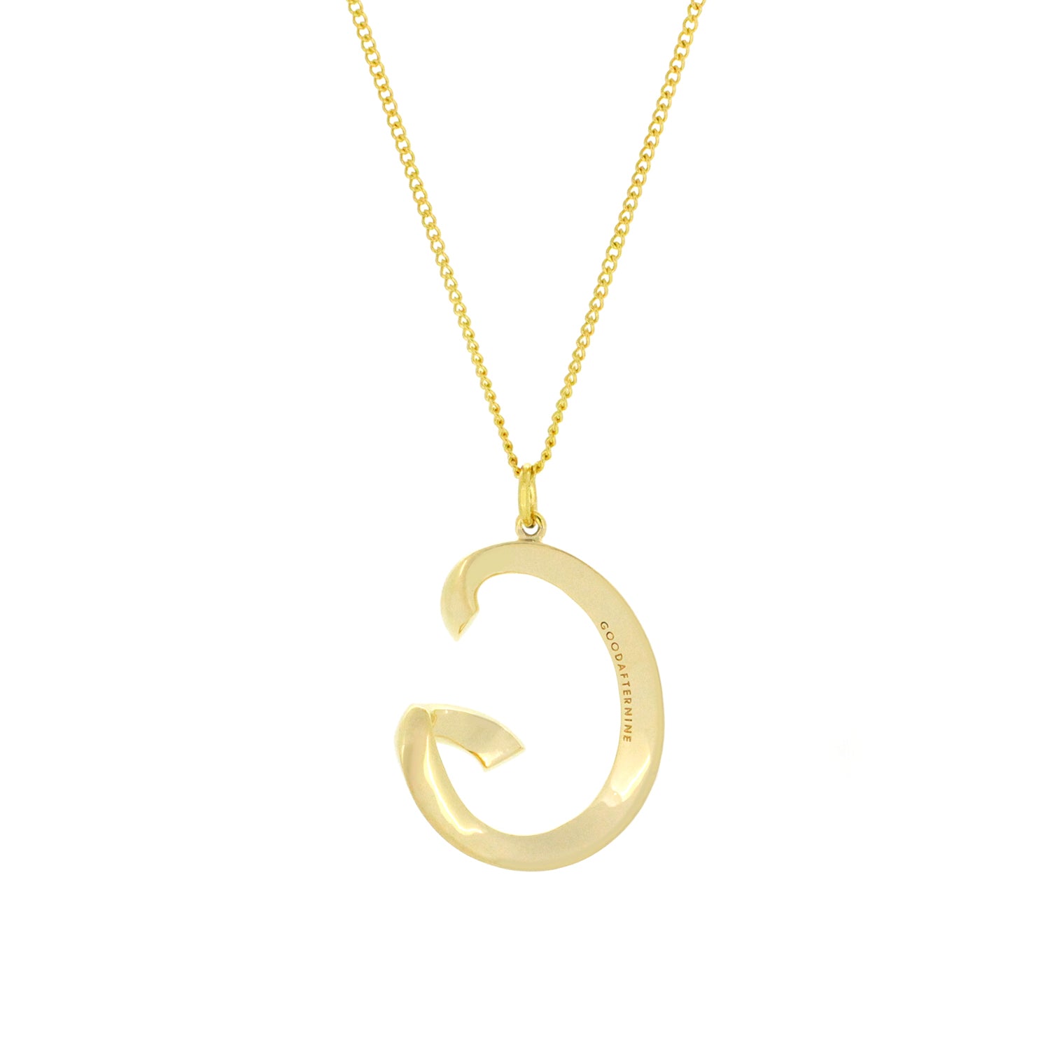 Elegant gold plating initial necklace featuring a stylish 'G' pendant.