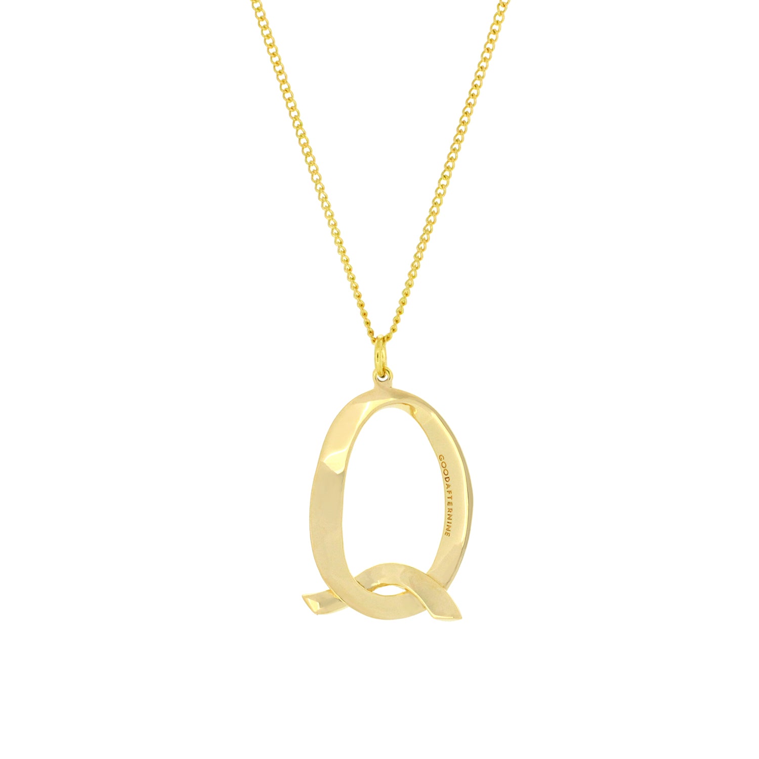 Unique gold plating initial necklace featuring a stylish 'Q' pendant.