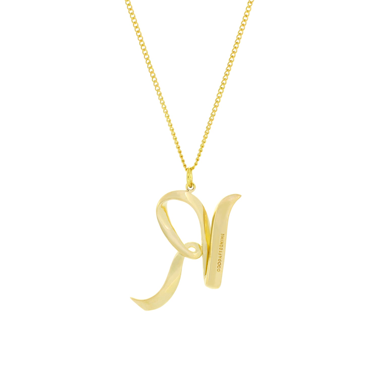 Elegant gold plating initial necklace featuring a stylish 'R' pendant.