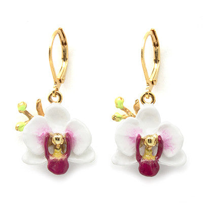 Handcrafted floral earrings featuring white phalaen design, perfect for flower lovers.