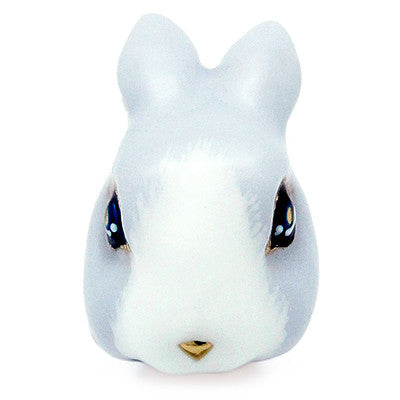 Adorable ring featuring a detailed grey rabbit head design, perfect for animal lovers.