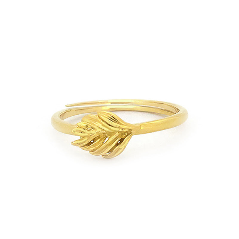 Minimalist gold ring adorned with a leaf motif