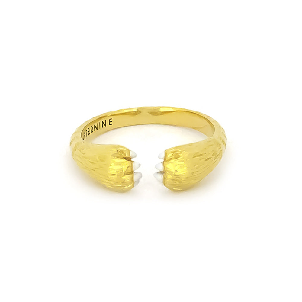 Unique gold ring featuring cat's paws design, perfect for everyday wear or special occasions.