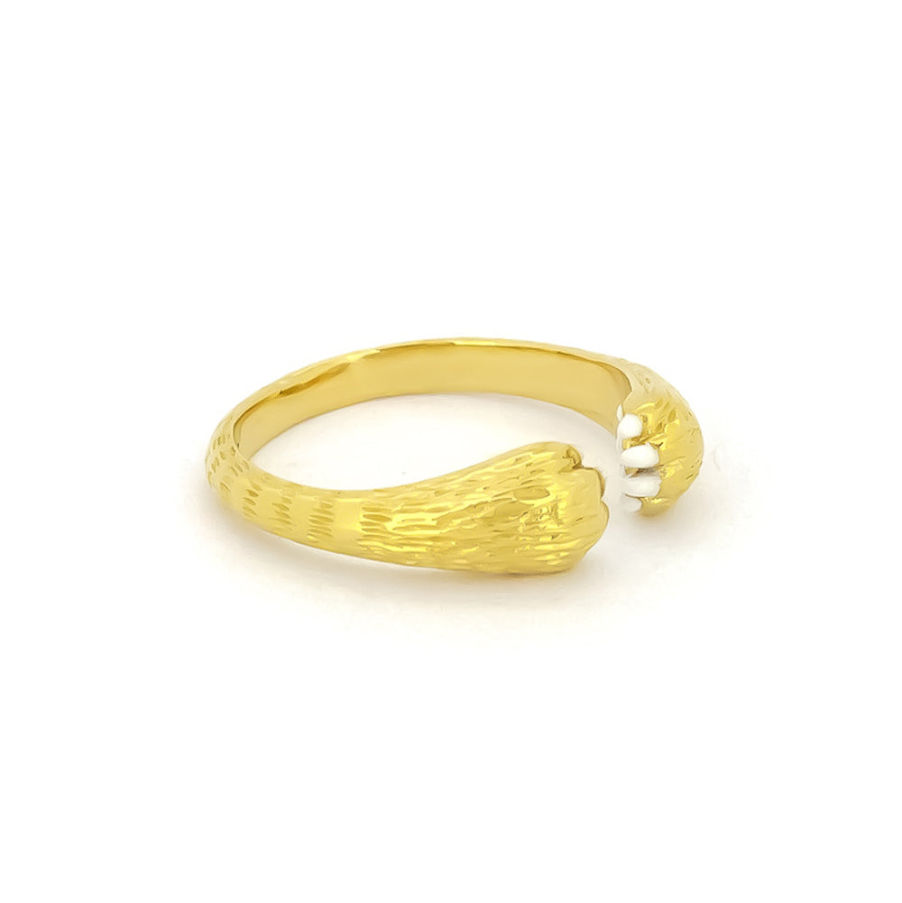 Unique gold ring featuring cat's paws design, perfect for everyday wear or special occasions.