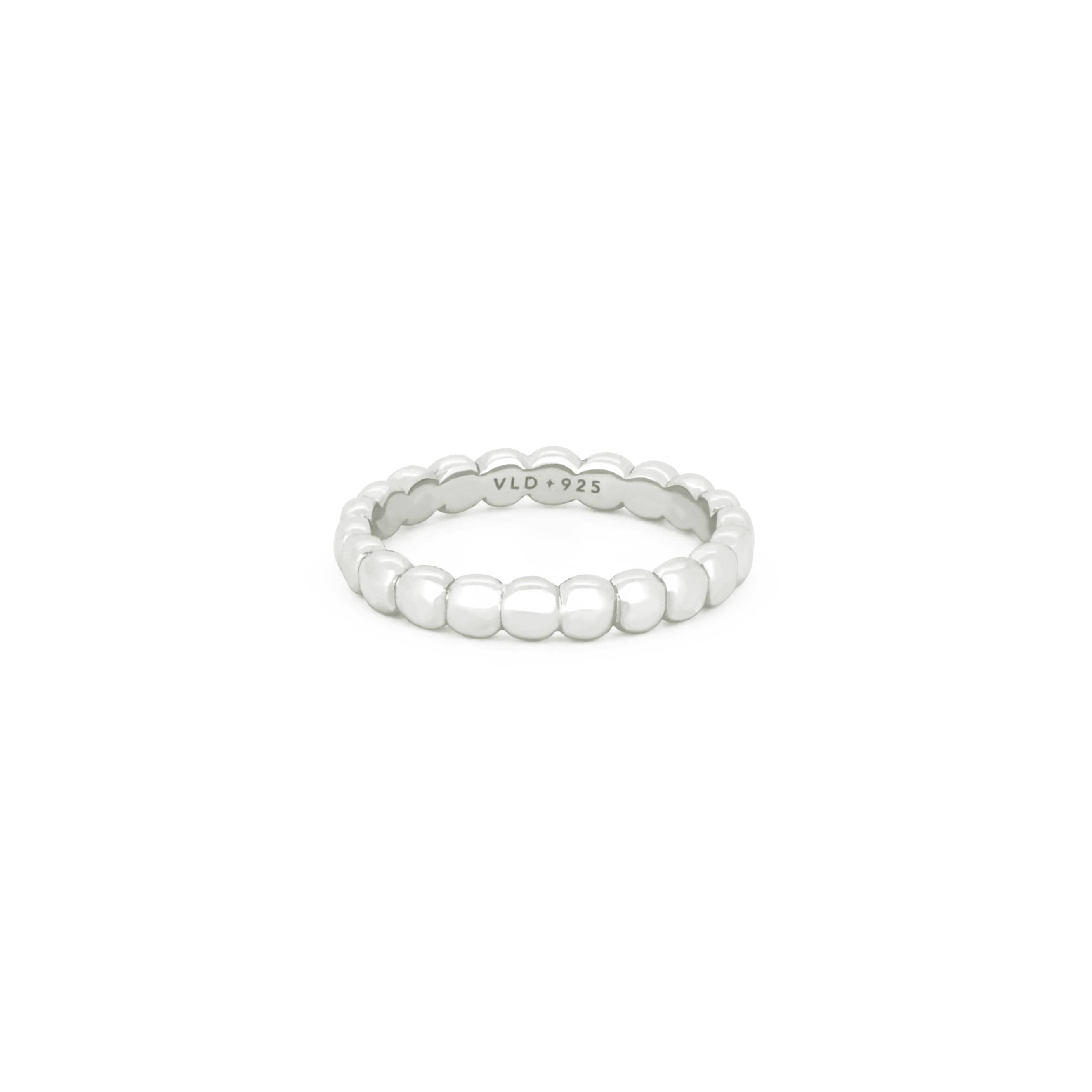 Minimal silver ring design for everyday wear.