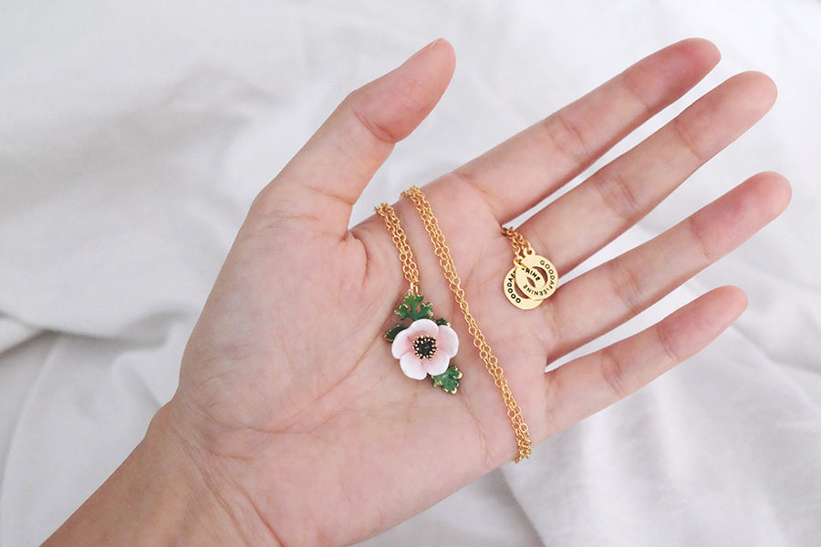 Anemone Necklace White