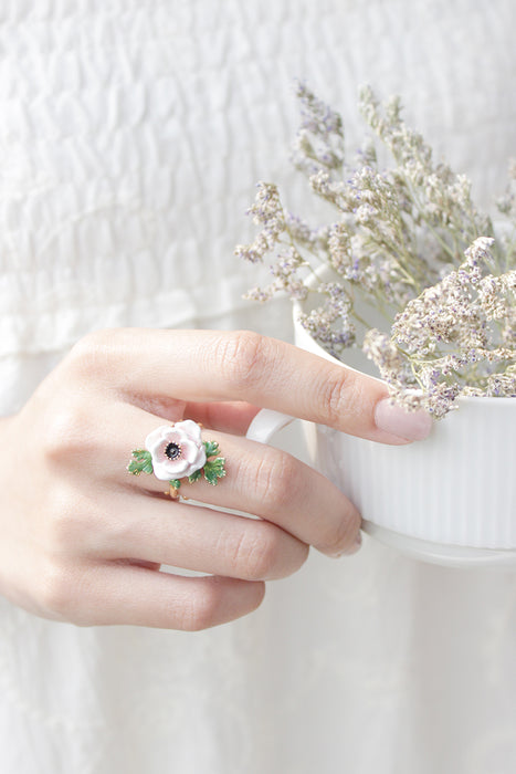 Anemone Ring White– GOOD AFTER NINE