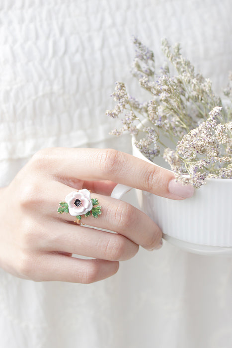 Anemone Ring White