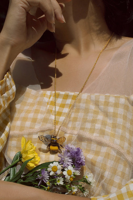 Crystal Bumble Bee Necklace – LAONATO