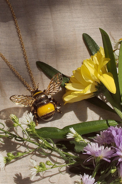 9ct Gold Cubic Zirconia Bumble Bee Pendant in White | Angus & Coote