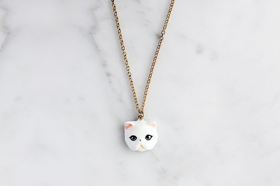 Jumpee White Persian Cat Necklace