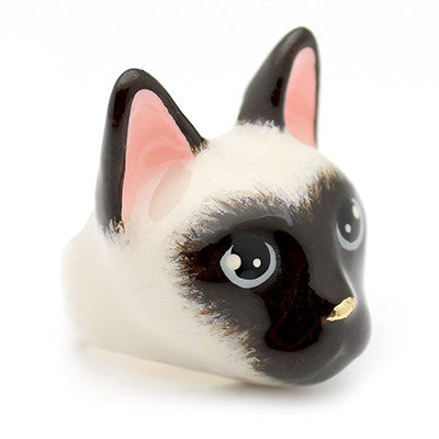 Adorable handmade ring featuring a cat face