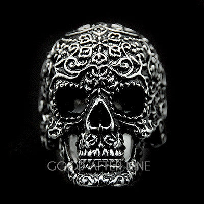 Bold statement skull ring perfect for unique fashion statements.