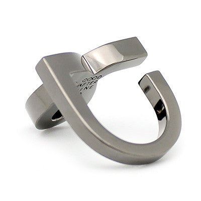Minimal ring featuring a unique script-style small "L" design.